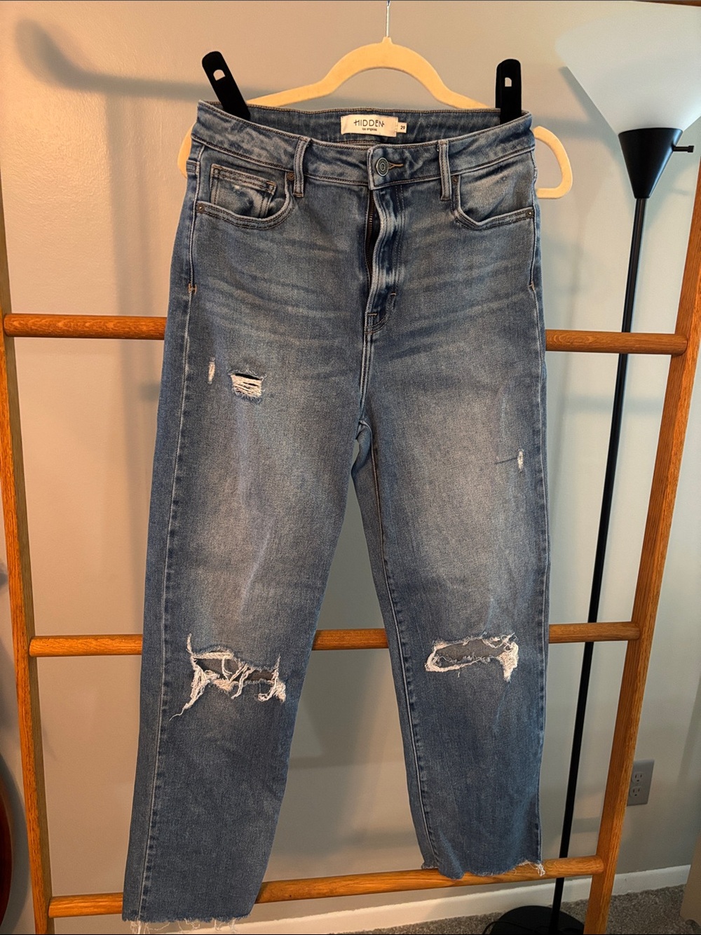 Women’s hidden straight leg jeans